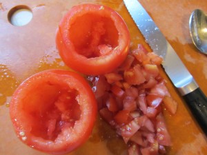 トマトのくるみチーズ焼き（スタッフトトマト）1