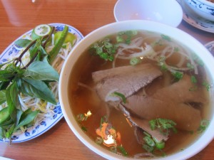 近所でベトナム麺