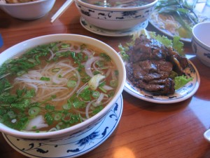 近所でベトナム麺