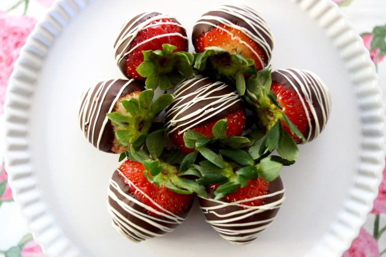チョコレートディップストロベリー作り方