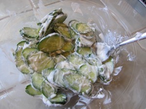 きゅうりとヨーグルトのサラダ作り方2