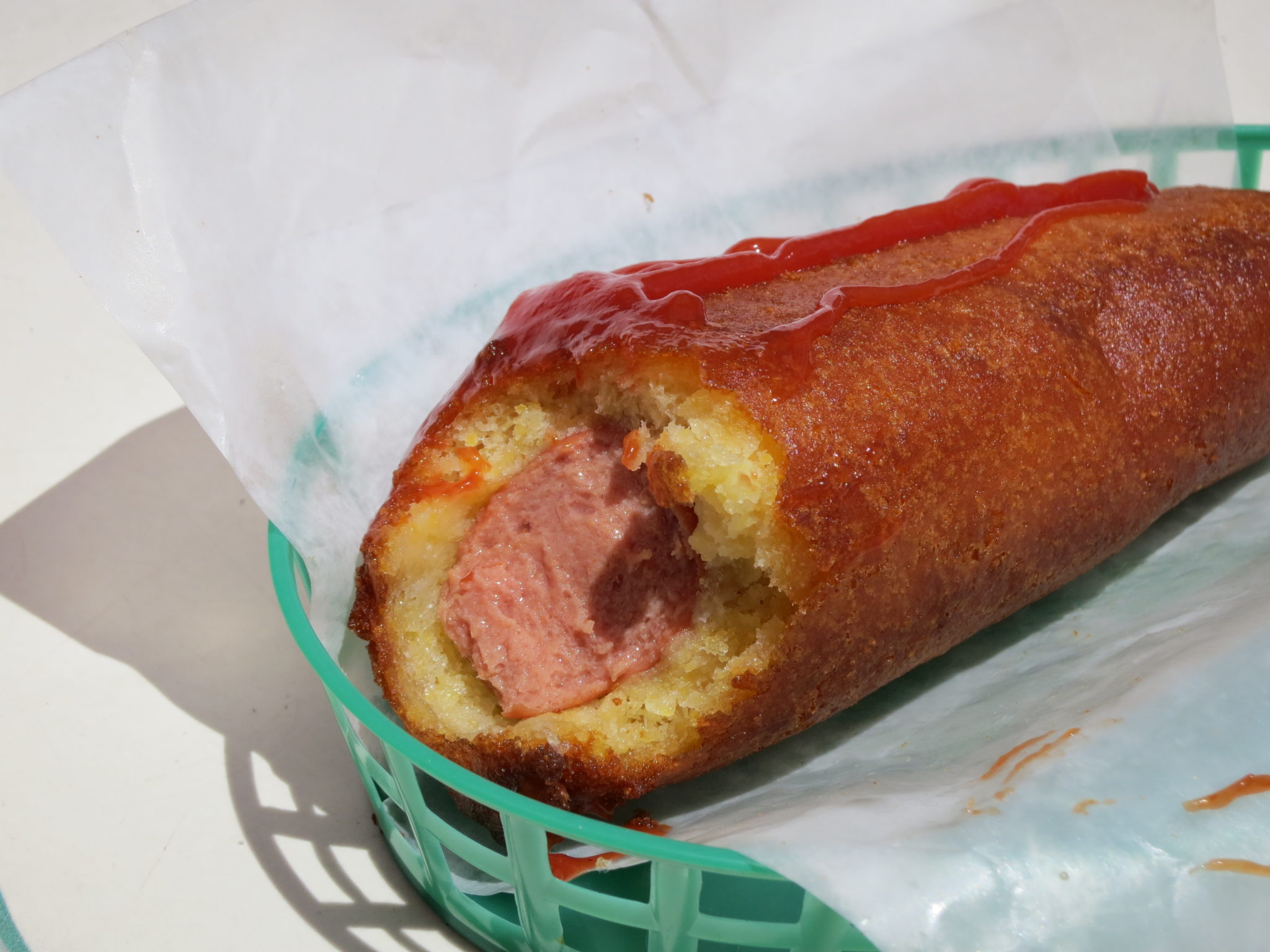 ディズニーランドのコーンドッグ おいしいアメリカ アメリカ料理レシピと食べ歩き情報満載